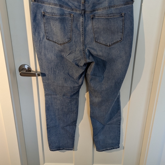 Old Navy Pop Icon Jeans - Picture 3 of 3